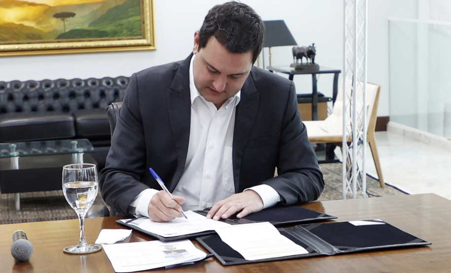 Salário inicial varia de R$ 4.231,60 a R$ 7.616,88 para o concurso público do Quadro Próprio do Poder Executivo (QPPE).