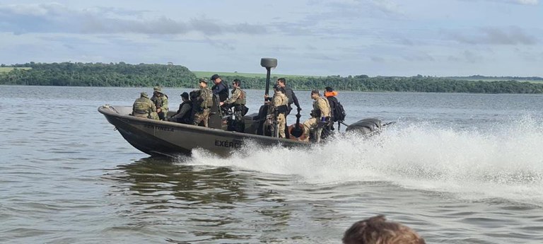 Tráfico e contrabando via Rio Paraná intensifica ações de fiscalização e segurança aquática na região de fronteira.