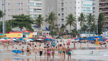 Cidades da Baixada Santistas ficaram até uma semana sem água entre o final de 2023 e início do novo ano.