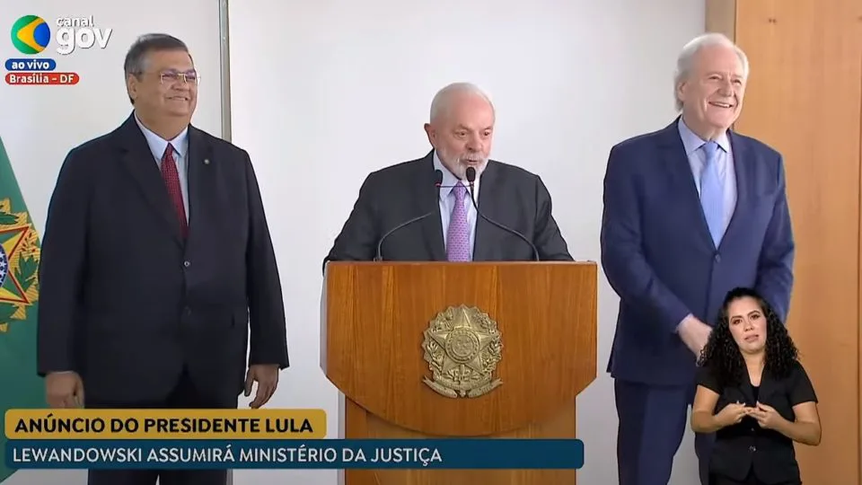 Lula anuncia Lewandowski