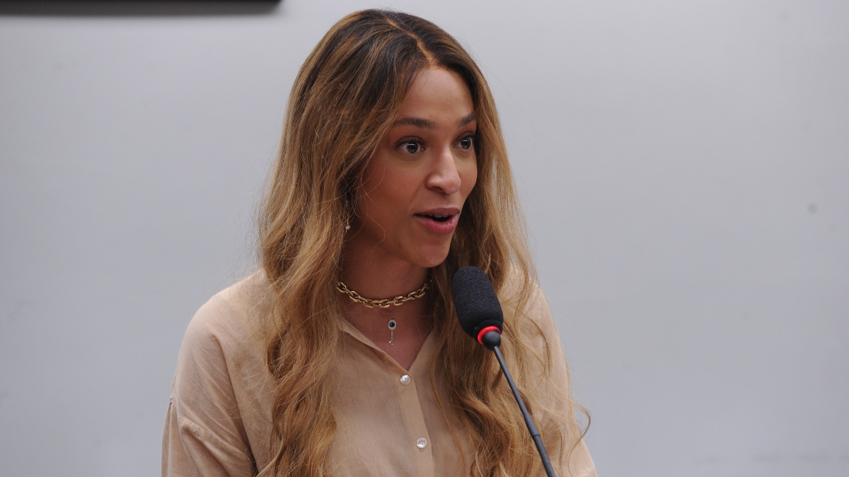 Erika Hilton afirma que governo prometeu reservar 2% de vagas em concursos públicos para pessoas trans