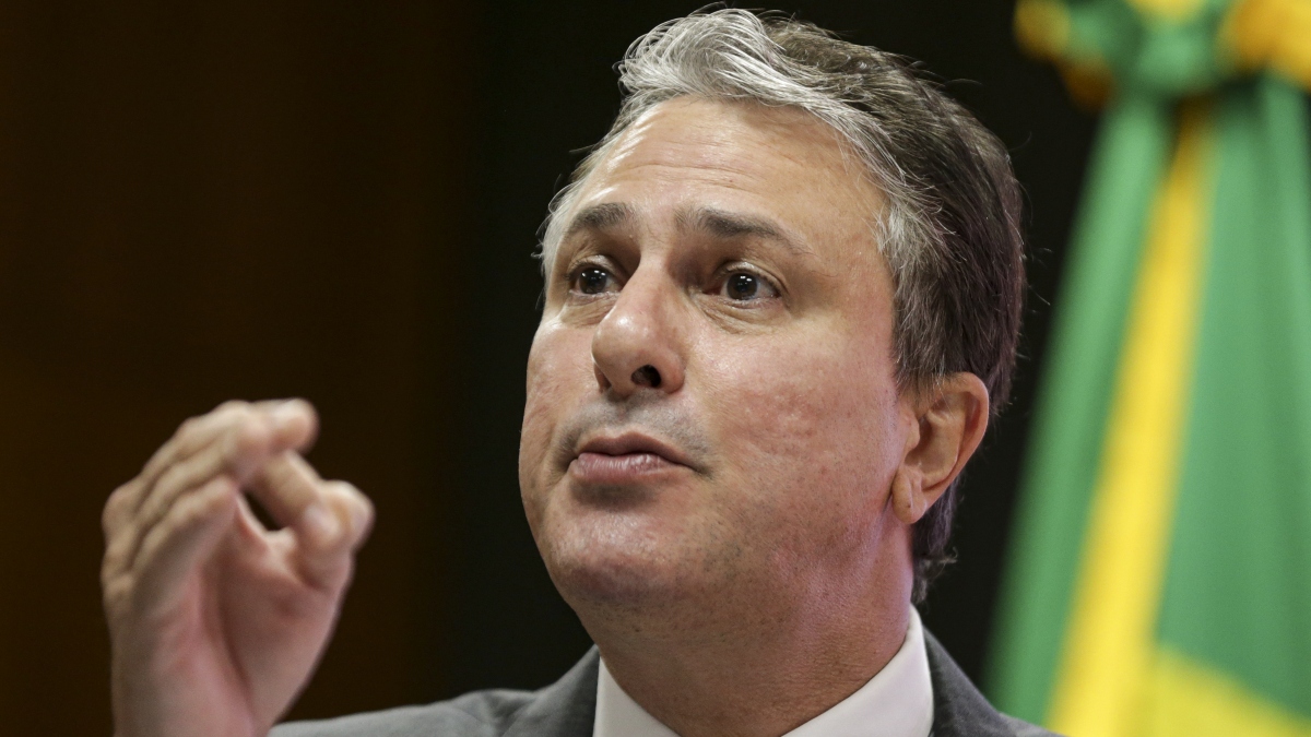 Ministro Camilo Santana estuda criar órgão para regular ensino superior privado com custos bancados pelas instituições.