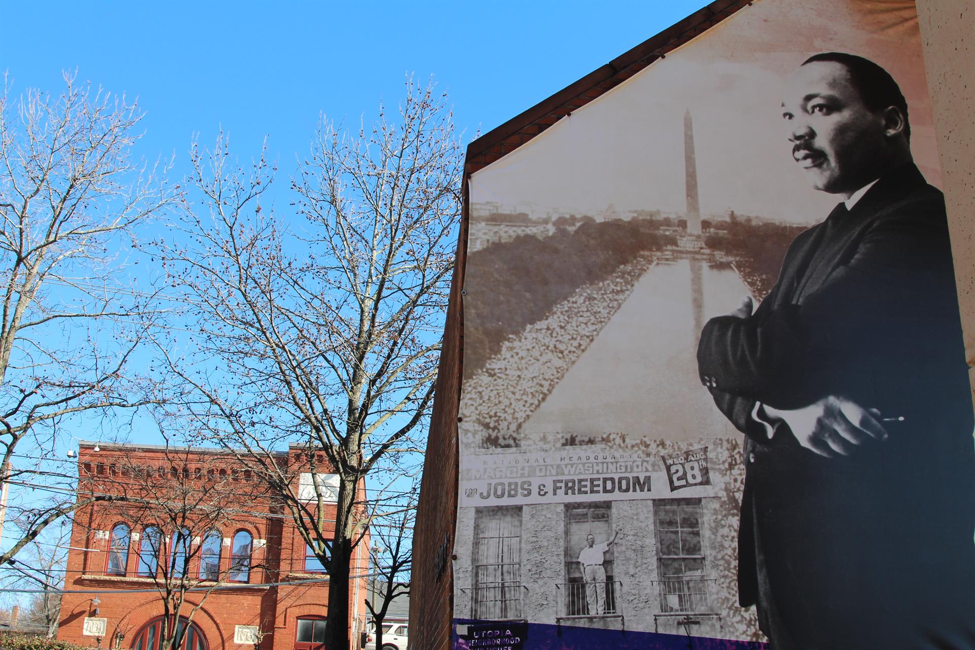 Painel em Atlanta (EUA) mostra o reverendo Martin Luther Jr. (1929-1968).