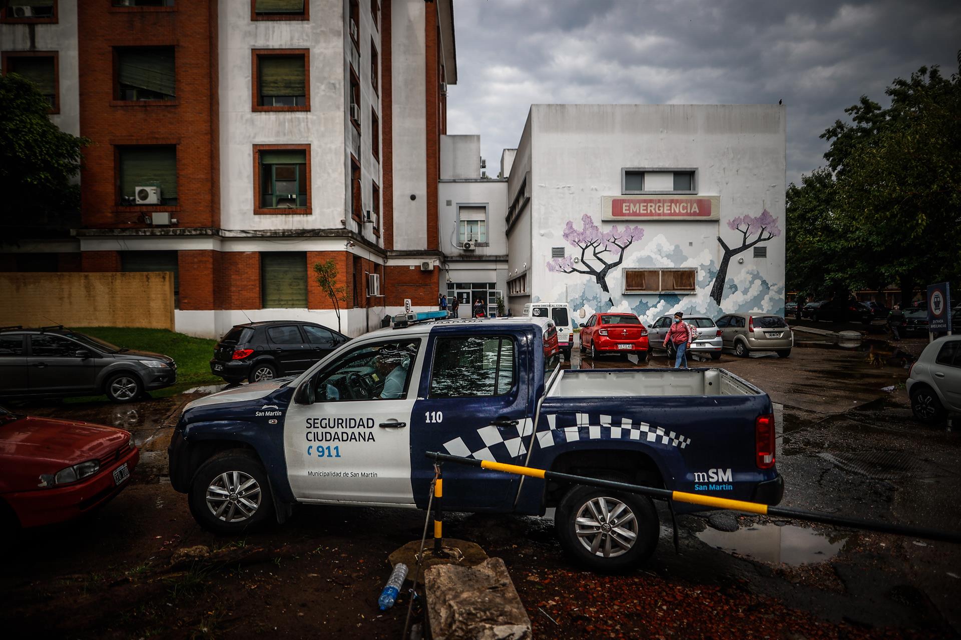Patrulha policial em San Martín, localidade de Buenos Aires. Criminalidade cresce entre crianças e adolescentes