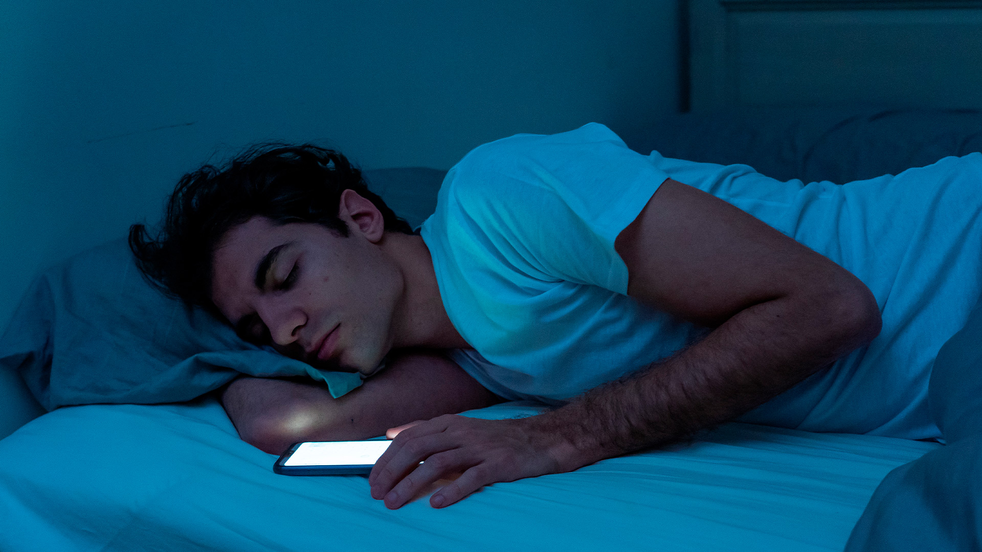 A relação da tecnologia com o sono se complica quando não há um controle no uso dos dispositivos.