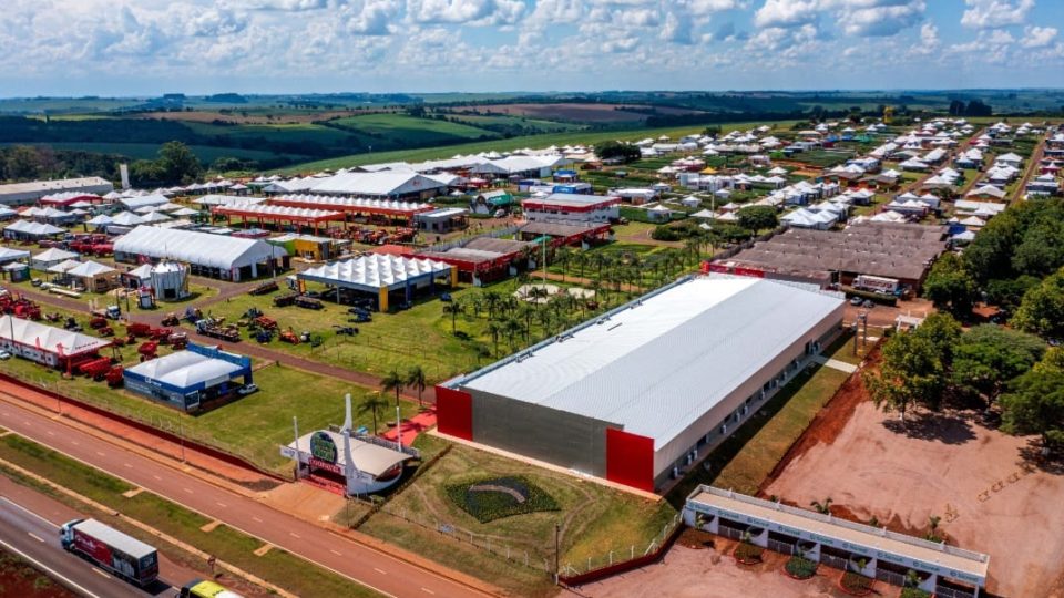 Show Rural 2024: Parque Tecnológico em Cascavel (PR) recebe 600 expositores e projeta fechar R$ 5,5 bi em negócios.