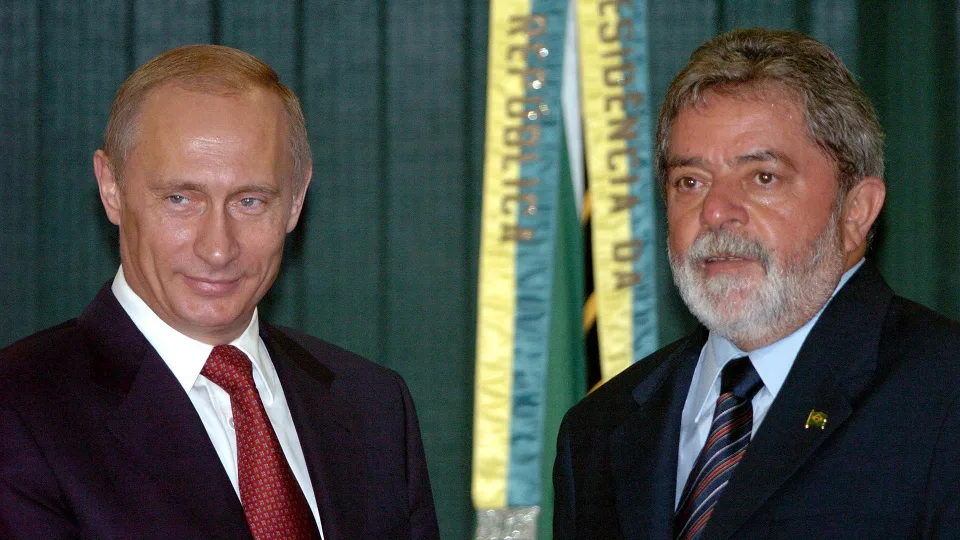 Lula vai ao encontro dos Brics na Rússia