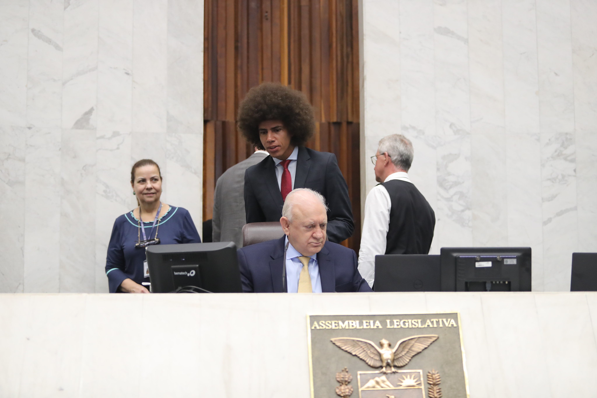 Prazo regimental é questionado pelo PT e advertência a Freitas está suspensa até apreciação da CCJ.