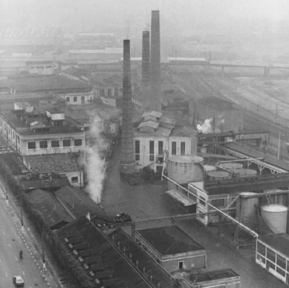 O edifício foi construído na década de 1920 para produzir energia para o conglomerado IRFM – Indústrias Reunidas Francisco Matarazzo.