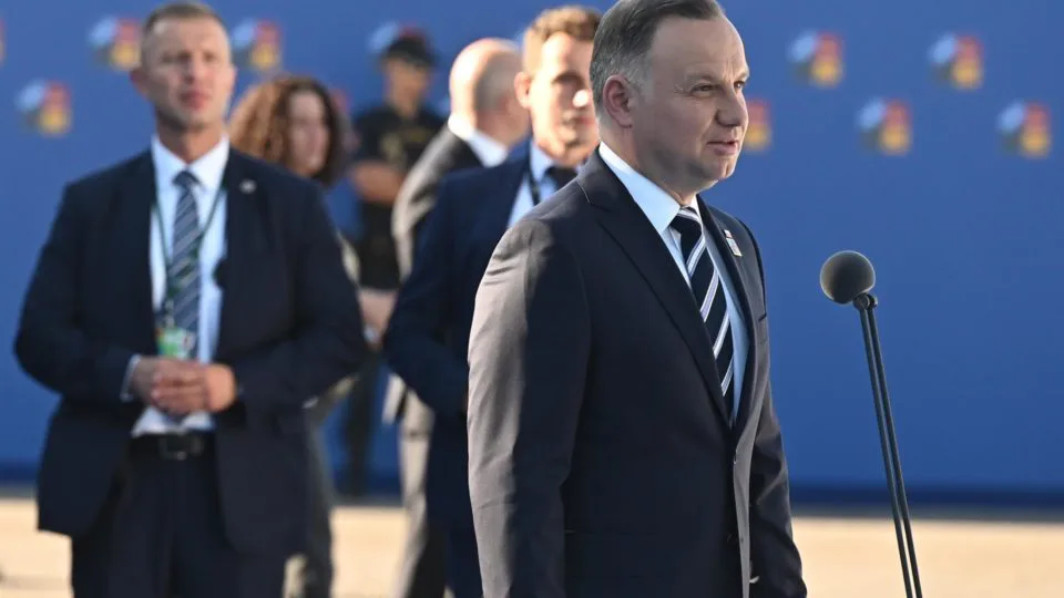 O presidente da Polônia, Andrzej Duda, durante cúpula da OTAN, na Espanha, em 2022: embate com o judiciário