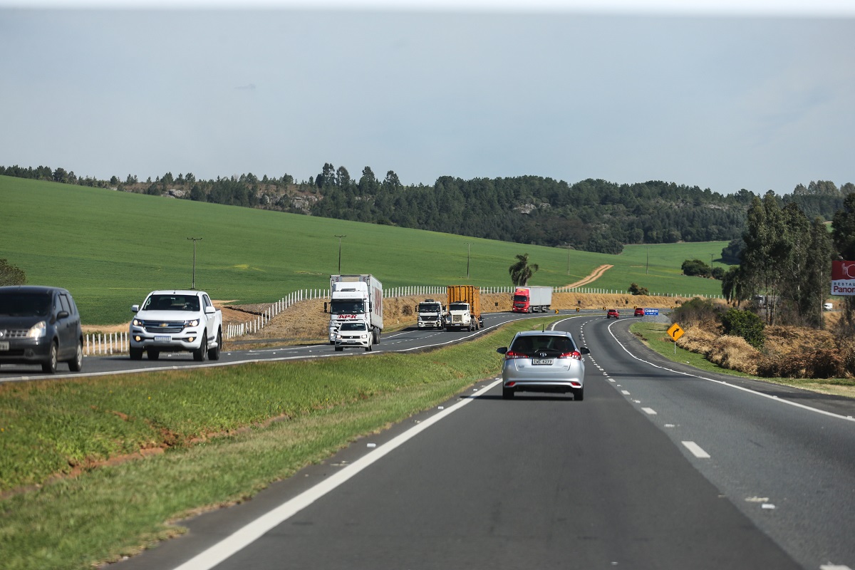 Paraná concretiza primeiras concessões de rodovias à iniciativa privada. Encerramento dos contratos anteriores ocorreu em novembro de 2021.