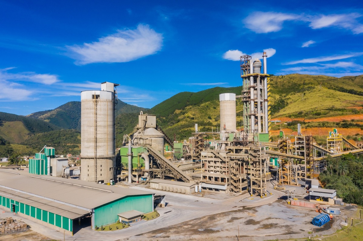 Fábrica da Supremo Secil Cimentos em Adrianópolis (PR)