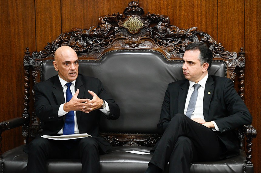 O presidente do TSE, Alexandre de Moraes, e o presidente do Senado, Rodrigo Pacheco (PSD-MG), são aliados na defesa de uma regulação das mídias sociais do país.