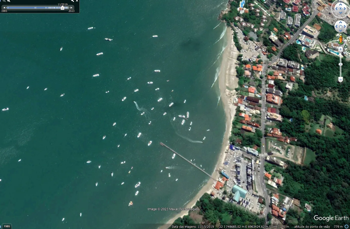 Extensão da praia de Canajurê em 2019, antes da obra de alargamento de Canasvieiras (SC).