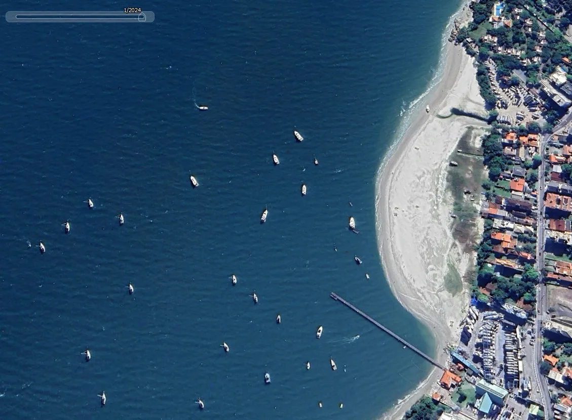 Faixa de areia aumentou após as intervenções em Canasvieiras (SC).