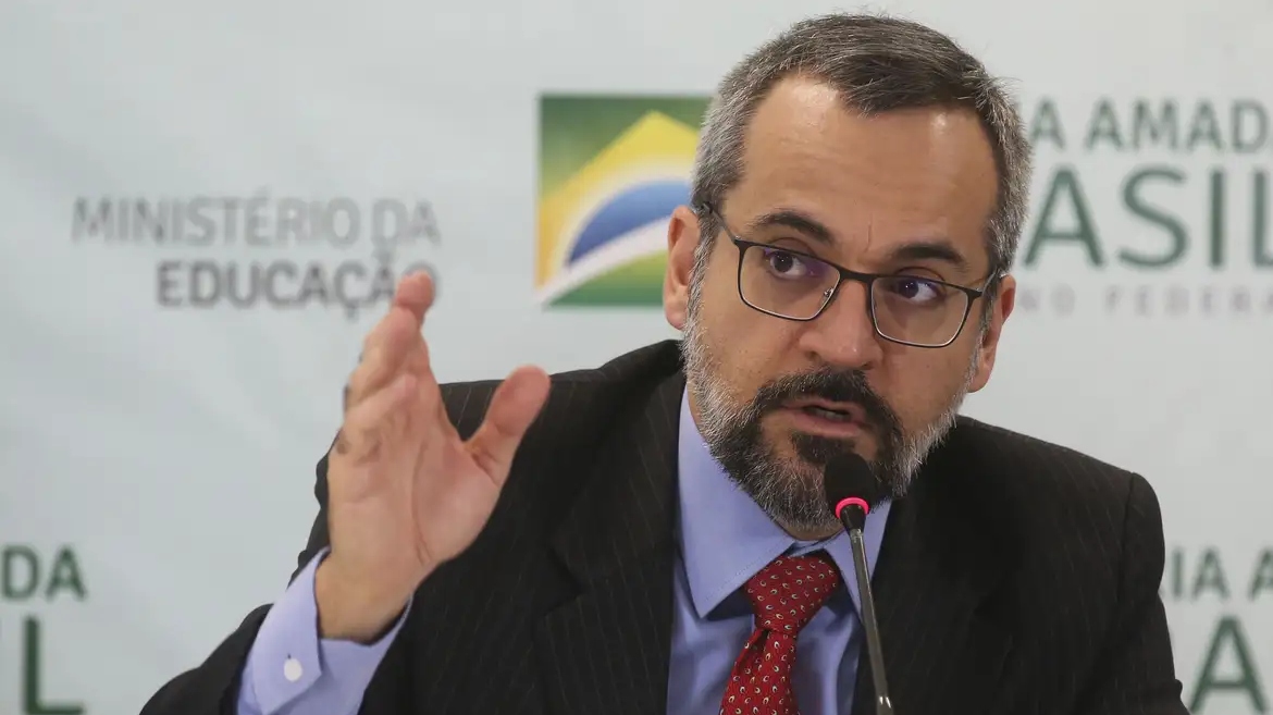 Abraham Weintraub foi demitido pela CGU por não justificar 218 faltas na Unifesp entre outubro de 2022 e setembro de 2023.