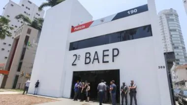 Policiais militares do 2° Batalhão de Ações Especiais (Baep) são alvejadas por criminosos em Santos.