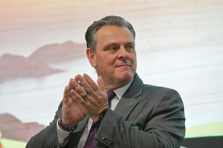 Ministro da Agricultura, Carlos Fávaro, disse que protocolos para importação de tilápia serão revisados.