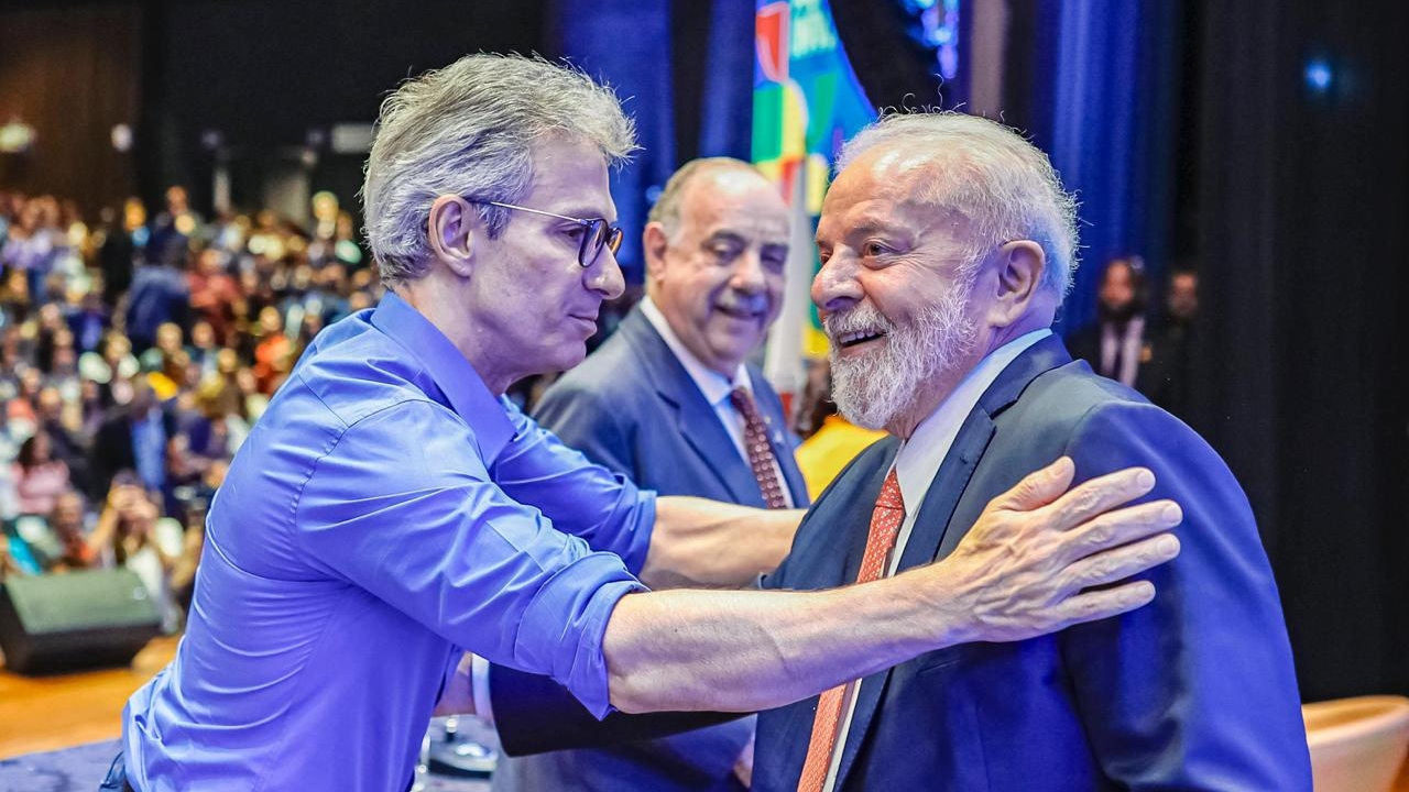 O governador de Minas Gerais, Romeu Zema, e o presidente Lula.