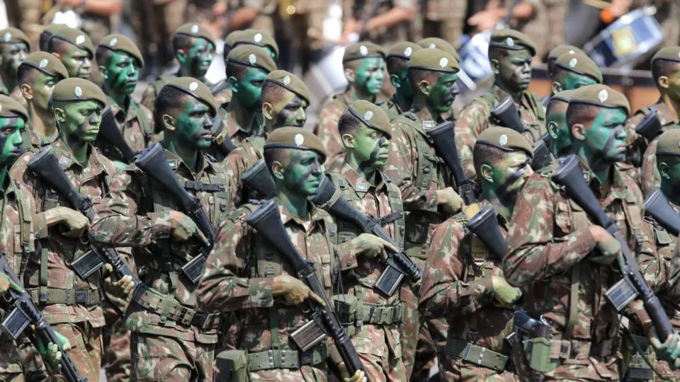 Militares do Exército em formatura