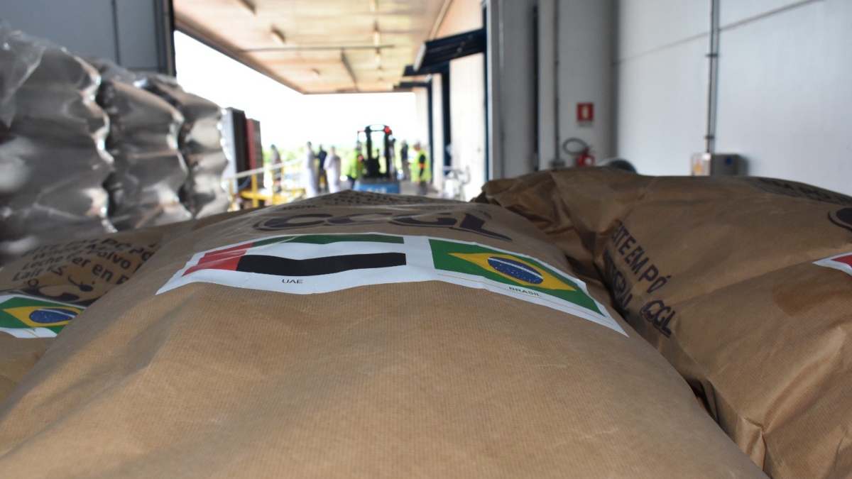 O envio de 125 toneladas de leite em pó para Cuba provocou reação da oposição ao governo do presidente Lula.