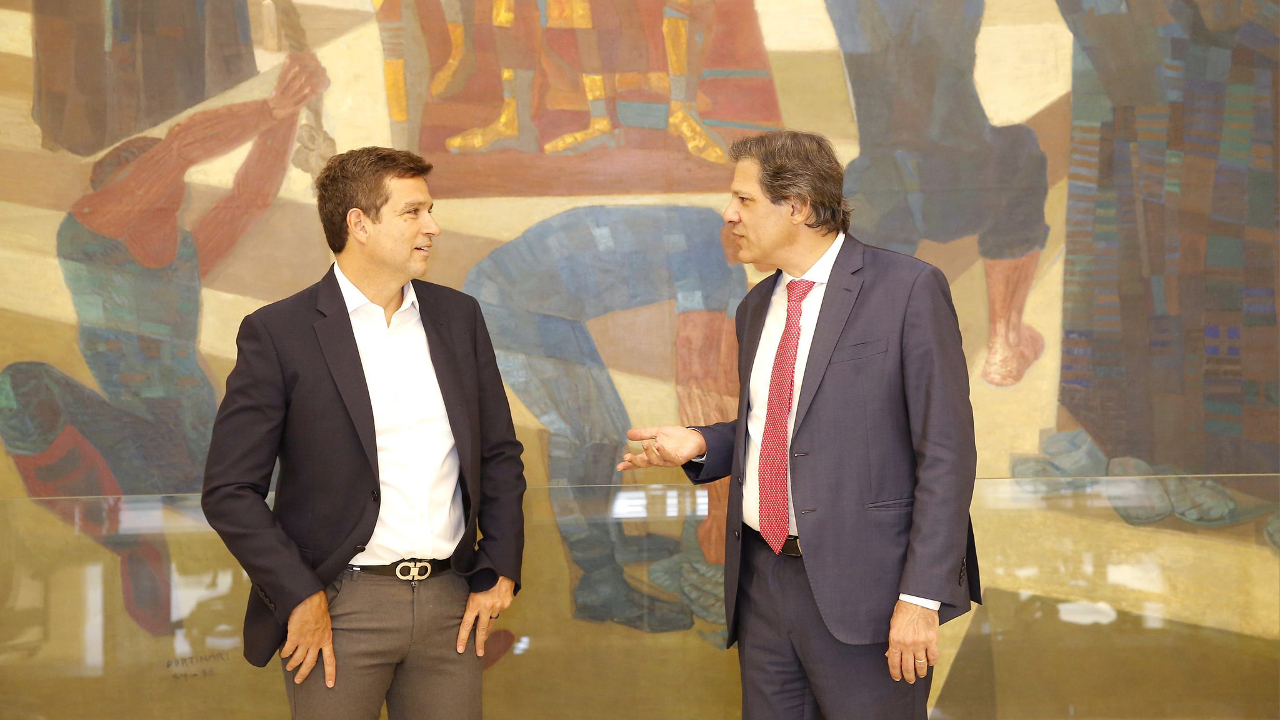 Maiores pressões sobre a economia estão se deslocando do presidente do BC, Roberto Campos Neto, para o ministro da Fazenda, Fernando Haddad.