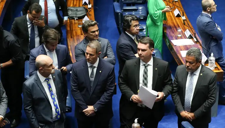 Guilherme Derrite acompanha no Senado votação do PL que põe fim às saidinhas temporárias de presos.