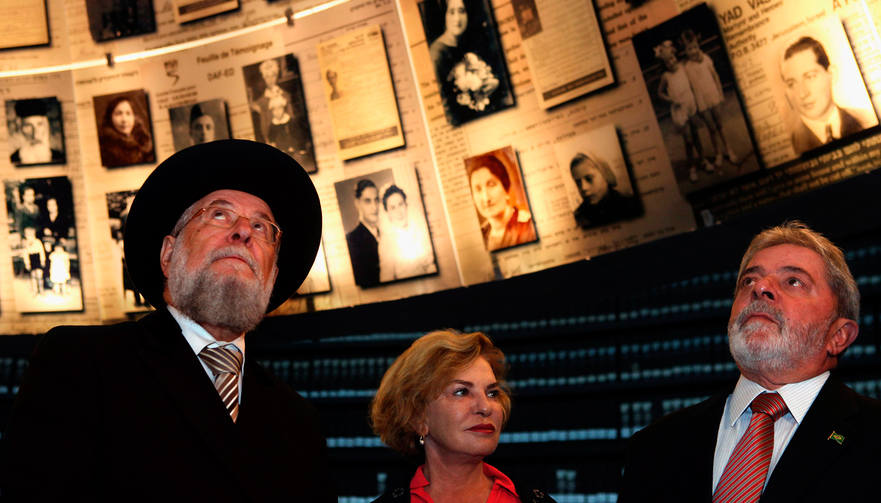 Em 2010, o então rabino-chefe de Israel, Meir Lau, acompanhou Lula e sua falecida esposa Marisa Letícia no Museu do Holocausto, em Jerusalém. Em 2024, Lula foi declarado persona non grata em Israel, caso inédito entre presidentes brasileiros.
