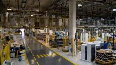 O Electrolux Group tem quatro fábricas no Brasil, sendo duas em Curitiba (PR), uma em Manaus (AM) e outra em São Carlos (SP).
