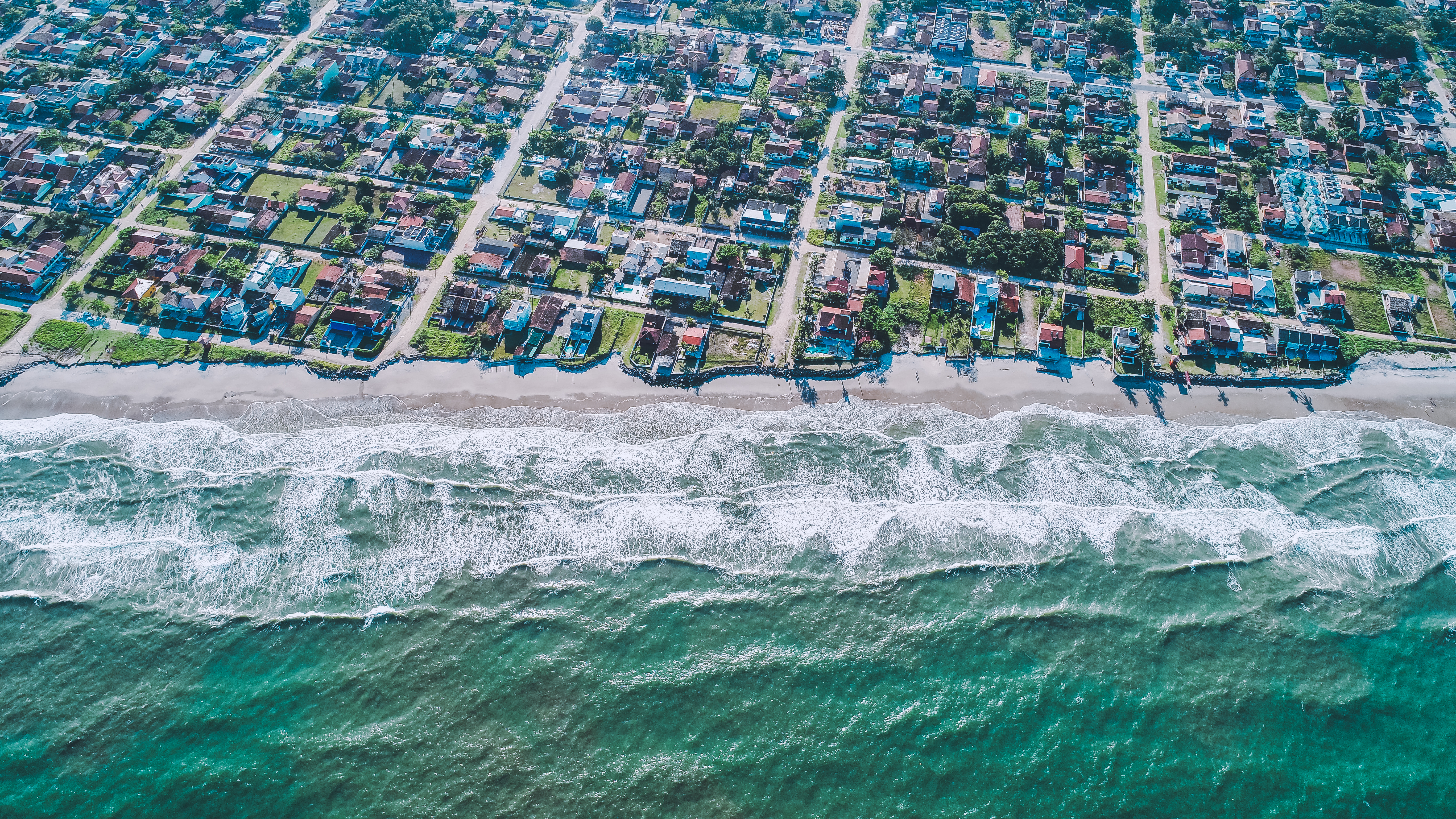 Alargamento da praia em Itapoá (SC) vai movimentar ao menos 15 milhões de metros cúbicos de areia.