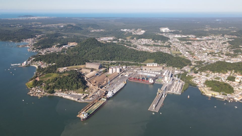 Porto de São Francisco do Sul passará por obra de aprofundamento do canal para receber navios maiores.