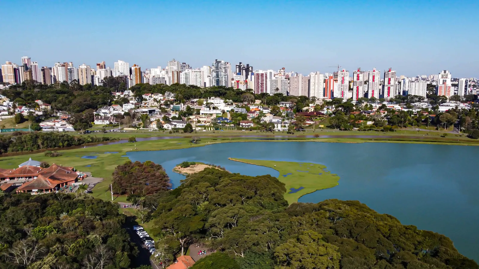 Cerca de 996 mil imóveis em Curitiba são tributáveis no IPTU.