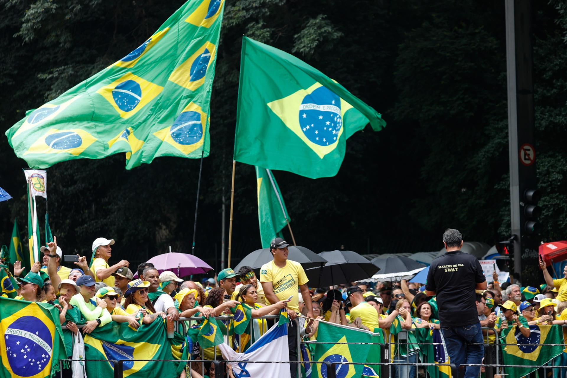Manifestantes participam de ato de apoio ao ex-presidente Jair Bolsonaro na Avenida Paulista, em 25 de fevereiro. Ato no Rio dará continuidade, com menos tensão e mais ênfase à luta pela liberdade de expressão, impulsionada pelo escândalo do Twitter Files.