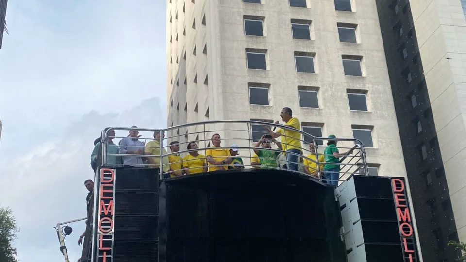 Silas Malafaia critica Lula e STF em discurso em ato pró-Bolsonaro na Paulista.