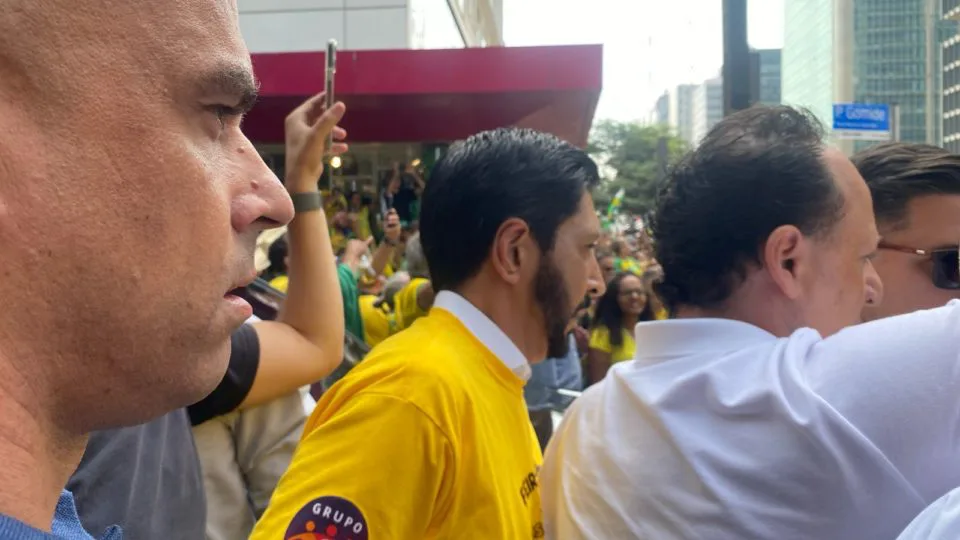 O prefeito de São Paulo, Ricardo Nunes (MDB), marcou presença na manifestação em apoio ao ex-presidente Jair Bolsonaro realizada em fevereiro na avenida Paulista.