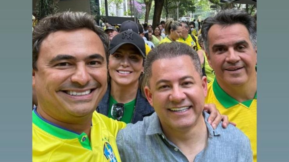 Cezinha da Madureira é um dos principais interlocutores de Lula com a bancada evangélica, mas participou de ato convocado por Bolsonaro.