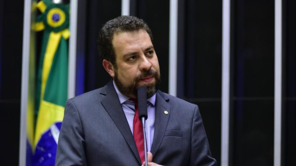 Justiça concedeu liminar que determina exclusão de publicações de Guilherme Boulos nas redes sociais.