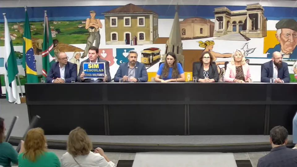 Audiência pública foi promovida pela Câmara Municipal de Curitiba.