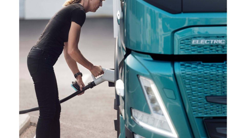 Volvo pretende chegar a 2050 sem emissões de CO2 na frota produzida pela marca.