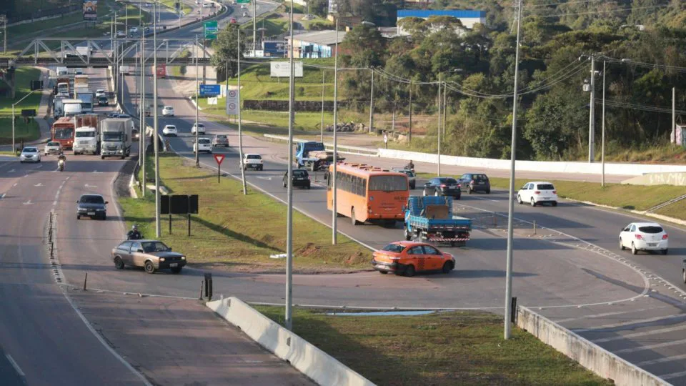 Trânsito em Curitiba (PR).
