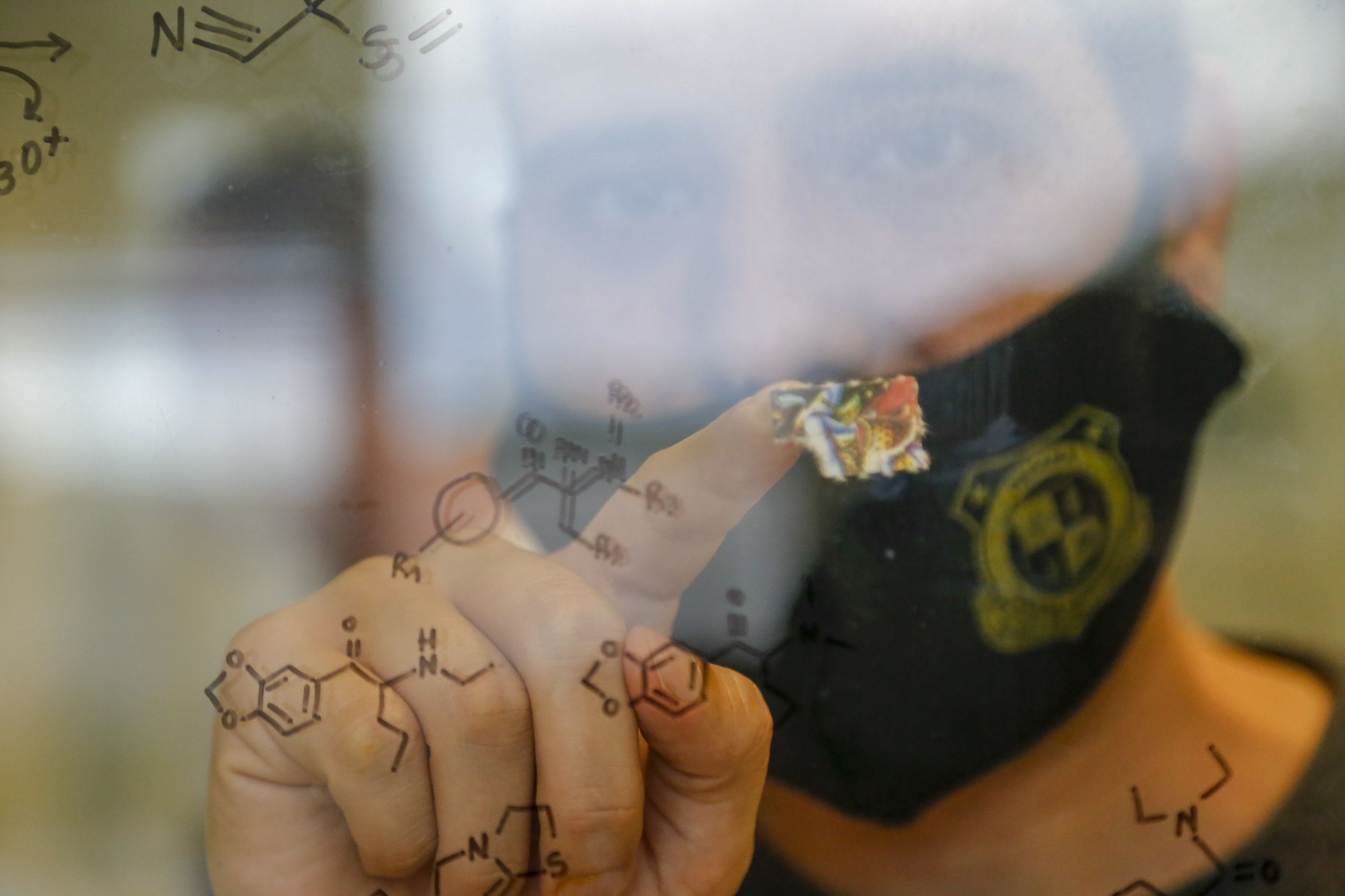 Polícia Científica do Paraná enfrenta problema crônico de falta de profissionais.