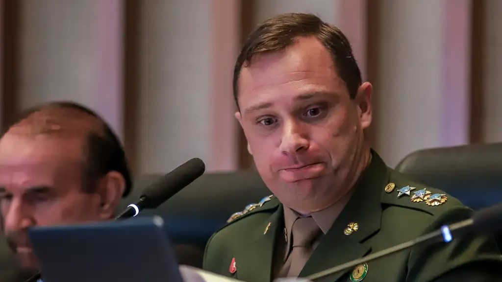 &#8220;Queriam que eu falasse coisa que eu não sei&#8221;, disse Mauro Cid a interlocutor. No STF, depois, negou induzimento, mas foi preso em seguida