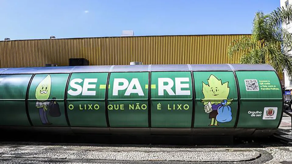 Imagem de estação tubo com divulgação SE-PA-RE
