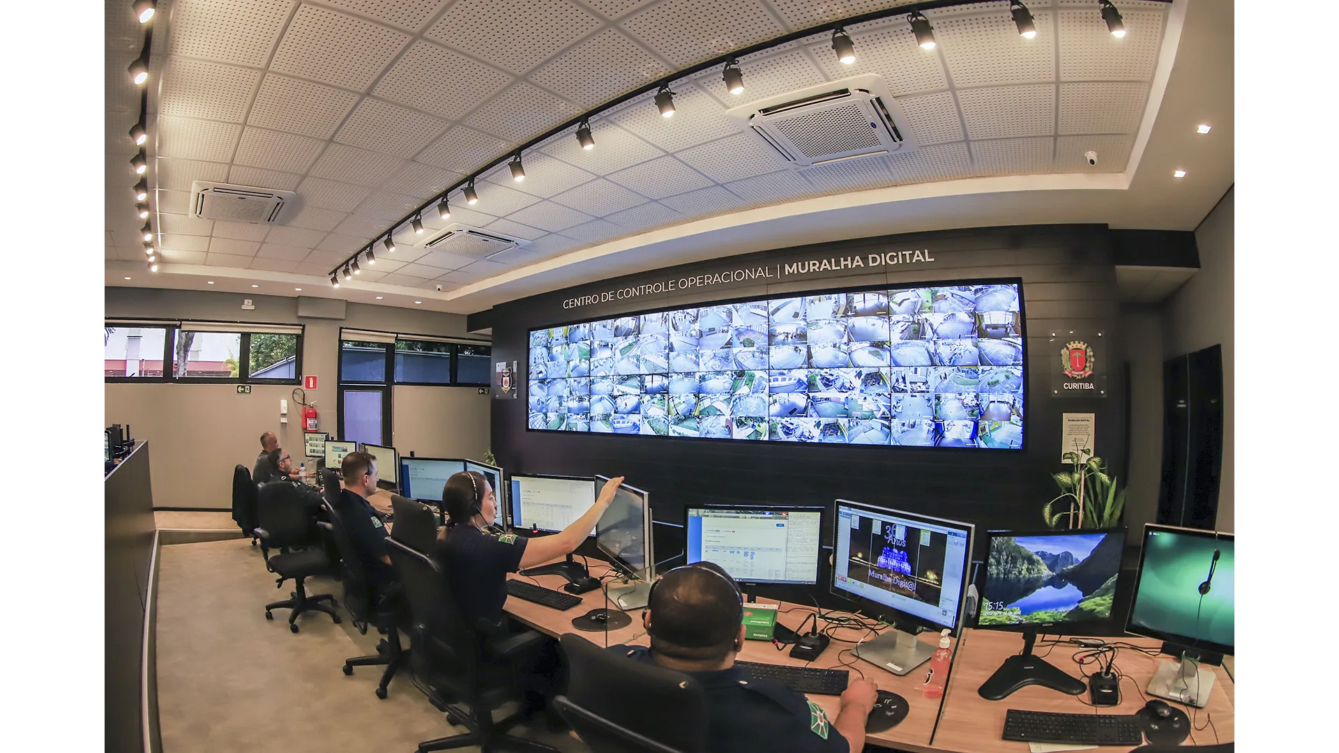 sala de câmeras da Muralha Digital