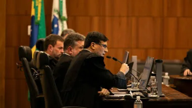 Julgamento no TRE-PR termina nesta terça-feira (9). Caso Moro deve chegar ao TSE no mês de maio.