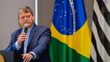 Tarcísio de Freitas (Republicanos) anuncia leilão para linha mais antiga do metrô de São Paulo.