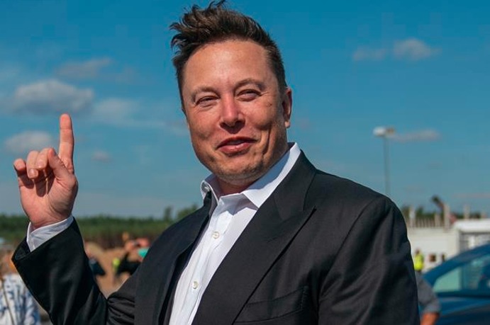 Elon Musk, dono da Tesla, SpaceX e Twitter/X: para a esquerda, ele é igual a Hitler.