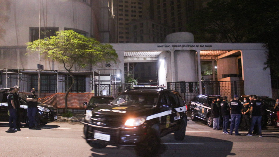 MP faz operação contra grupo ligado ao PCC em São Paulo.