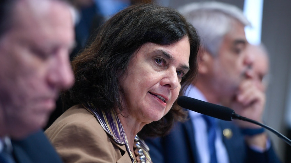 Ministra foi questionada sobre obrigatoriedade da vacina da Covid-19 para crianças e nota técnica sobre o aborto.