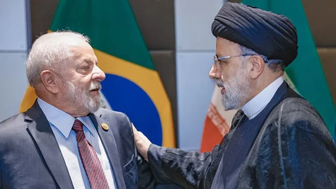 Lula e Ebrahim Raisi, presidente do Irã
